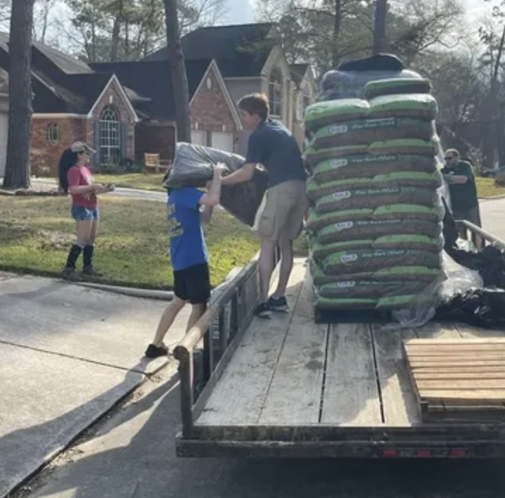 Mulch fundraiser